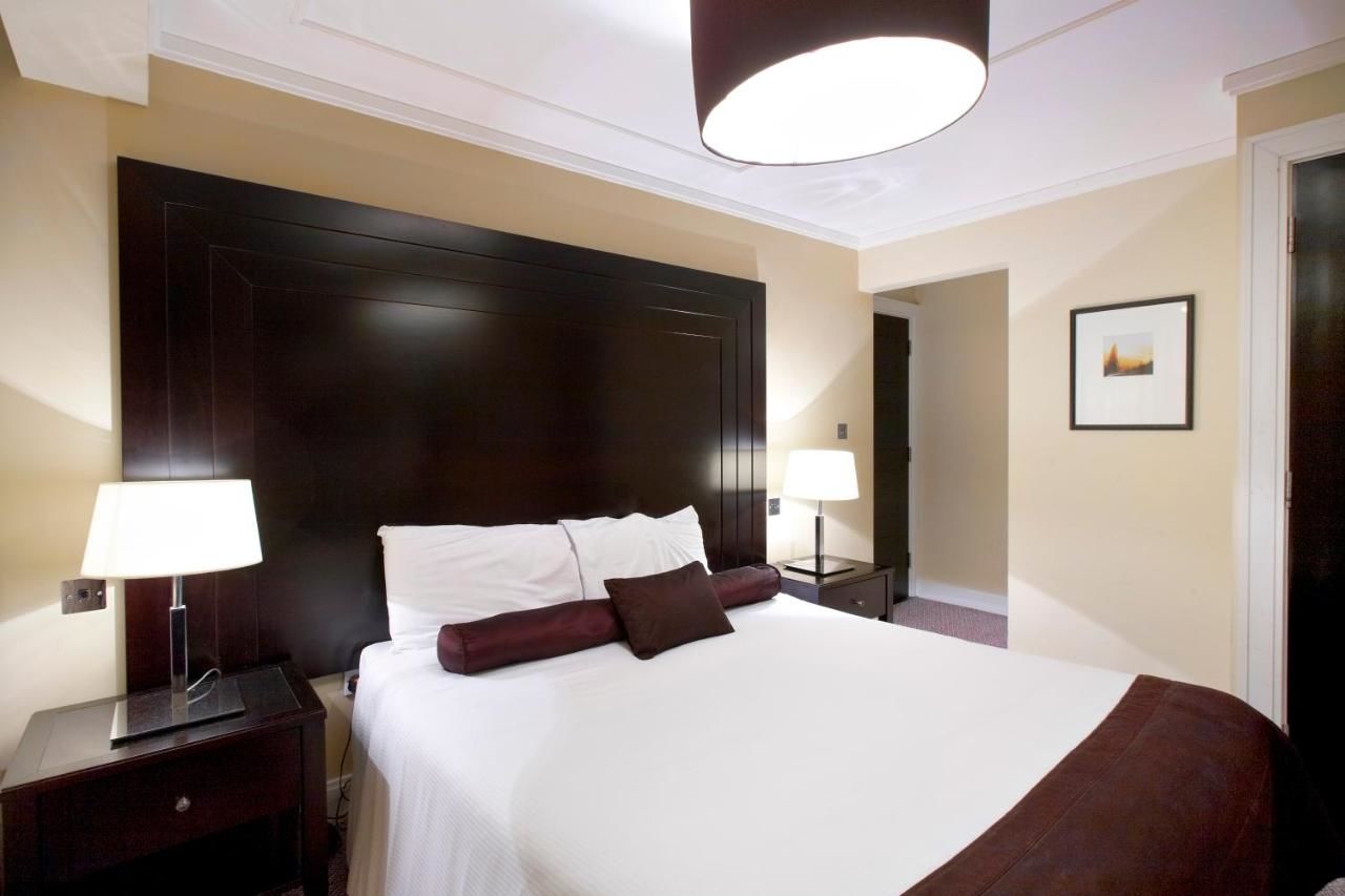 Отель Shamrock Lodge Hotel Атлон