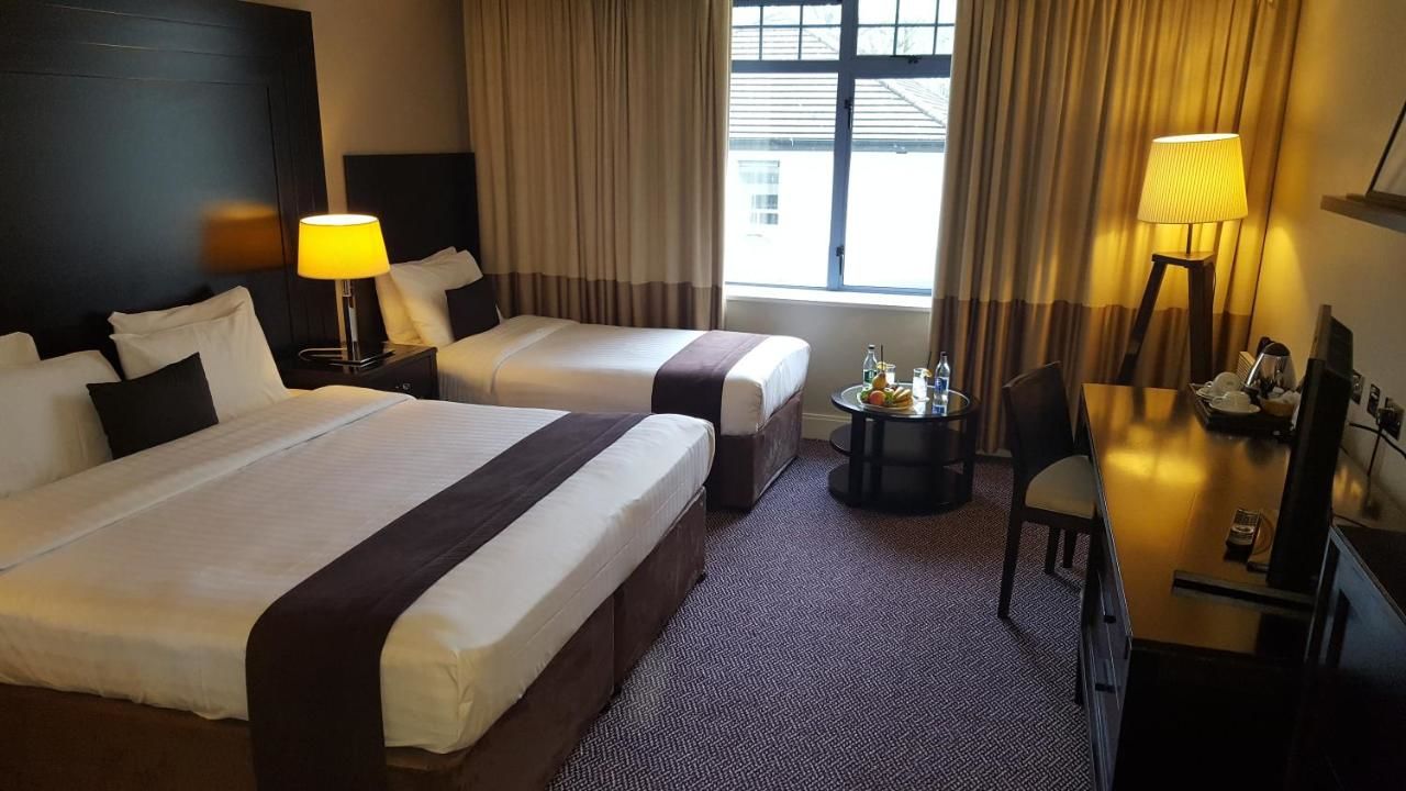 Отель Shamrock Lodge Hotel Атлон
