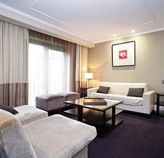 Отель Shamrock Lodge Hotel Атлон Люкс с 2 спальнями (для 4 взрослых)-1